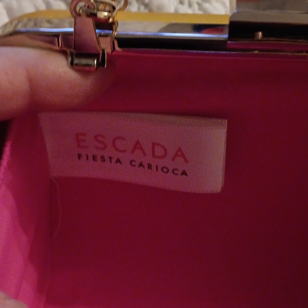 Escada   - Picture 4 of 4